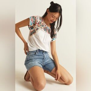 NWOT! Anthropologie Tiny tatum embroided tee
